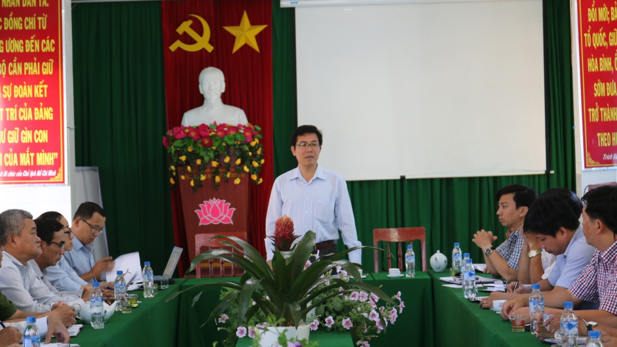 Chủ tịch UBND huyện Tư Nghĩa Nguyễn Đăng Vinh làm việc với UBND xã Nghĩa Hòa về tình hình phát triển kinh tế - xã hội