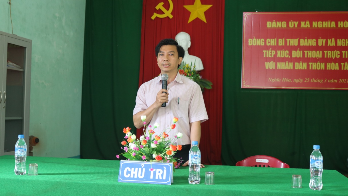 Bí thư Đảng ủy xã Nghĩa Hòa tiếp xúc, đối thoại trực tiếp với Nhân dân ở thôn Hòa Tân