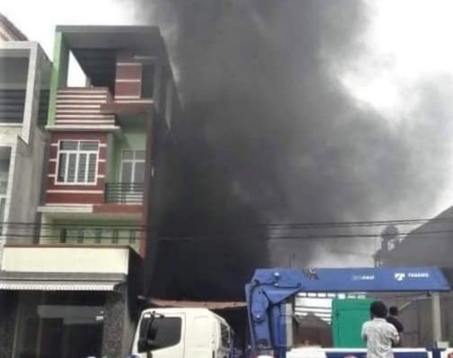 Cháy nhà kho hàng ở xã Nghĩa Thương, huyện Tư Nghĩa