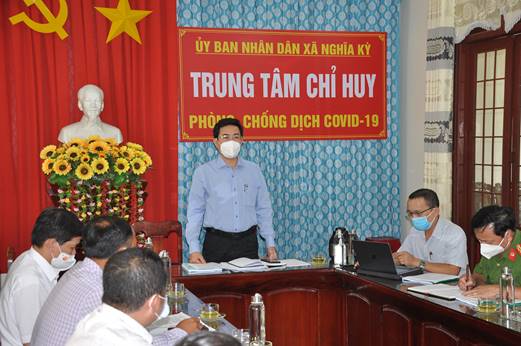 Chủ tịch UBND huyện Nguyễn Đăng Vinh kiểm tra công tác phòng chống thiên tai và tìm kiếm cứu nạn tại xã Nghĩa Kỳ