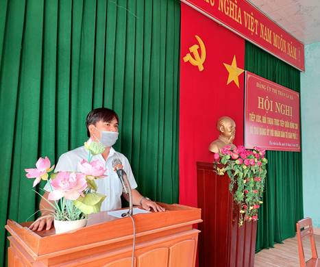 Bí thư Đảng ủy thị trấn La Hà tiếp xúc, đối thoại với Nhân dân tổ dân phố 2