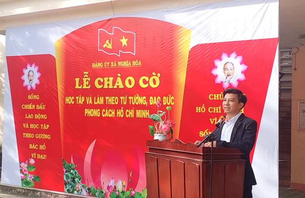 Sinh hoạt chính trị dưới nghi thức chào cờ quý III.2022 tại Đảng uỷ xã Nghĩa Hoà