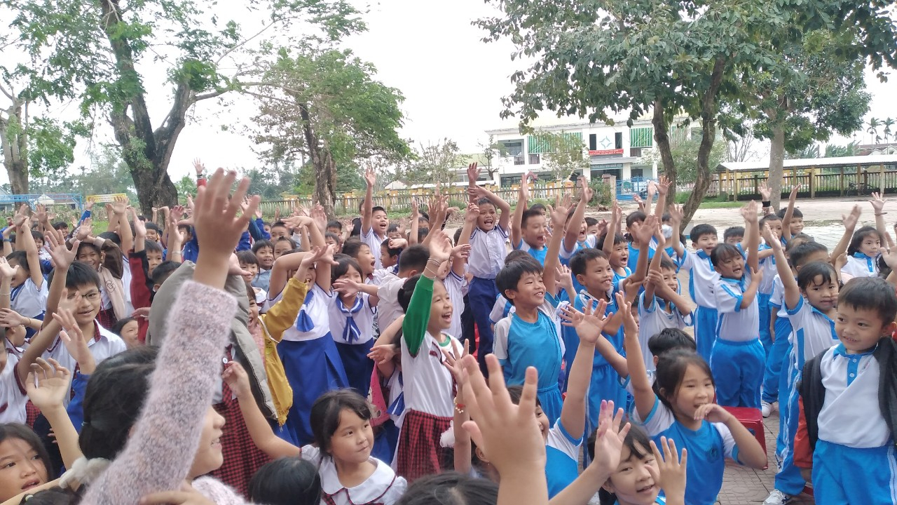Huyện đoàn Tư Nghĩa tổ chức Diễn đàn tuyên truyền Luật trẻ em và phòng chống xâm hại trẻ em