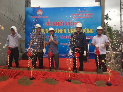 Lễ khởi công xây dựng 10 nhà tình thương nhân tháng cao điểm “Vì người nghèo” năm 2022 trên địa bàn huyện Tư Nghĩa