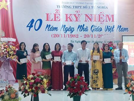 Trường THPT số 1 Tư Nghĩa tổ chức tọa đàm kỷ niệm 40 năm ngày nhà giáo Việt Nam 20/11