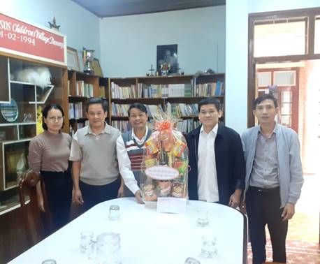 Lãnh đạo huyện Tư Nghĩa thăm, tặng quà cho trẻ em tại Làng SOS Đà Nẵng nhân dịp xuân Quý Mão 2023