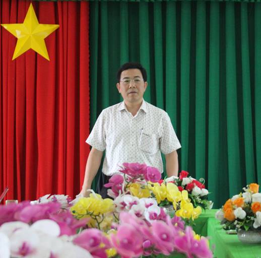 Chủ tịch UBND huyện Tư Nghĩa Nguyễn Đăng Vinh làm việc với UBND xã Nghĩa Điền về tình hình phát triển kinh tế - xã hội