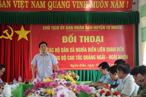 Chủ tịch UBND huyện Tư Nghĩa Nguyễn Đăng Vinh đối thoại với các hộ dân xã Nghĩa Điền liên quan đến Dự án đường bộ cao tốc Quảng Ngãi - Hoài Nhơn