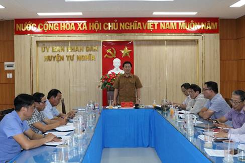 Chủ tịch UBND huyện Tư Nghĩa Nguyễn Đăng Vinh làm việc với phòng Tài nguyên Môi trường về nhiệm vụ công tác năm 2023