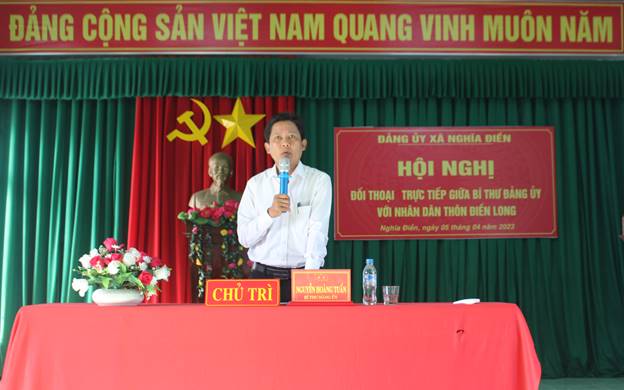 Bí thư Đảng ủy xã Nghĩa Điền tiếp xúc, đối thoại với Nhân dân thôn Điền Long
