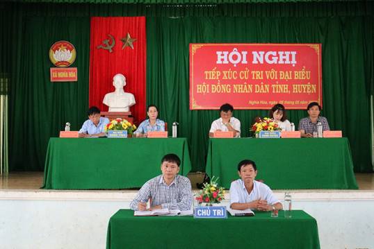 Ủy viên Trung ương Đảng, Bí thư Tỉnh ủy, Chủ tịch HĐND tỉnh Quảng Ngãi Bùi Thị Quỳnh Vân tiếp xúc cử tri ở xã Nghĩa Hòa