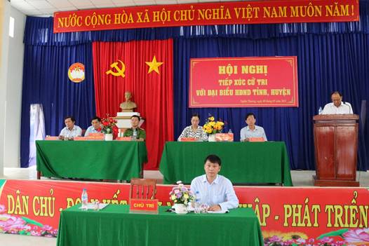 Bí thư Tỉnh ủy Quảng Ngãi Bùi Thị Quỳnh Vân tiếp xúc cử tri ở xã Nghĩa Thương