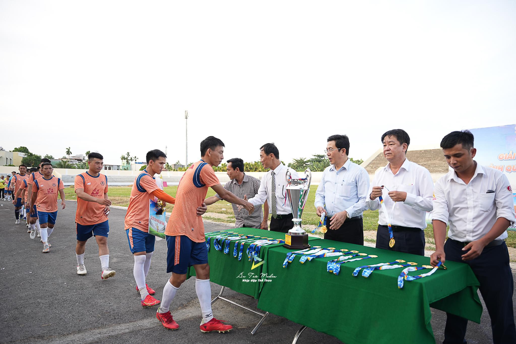 Tư Nghĩa giành cúp vàng giải bóng đá vô địch tỉnh Quảng Ngãi năm 2023