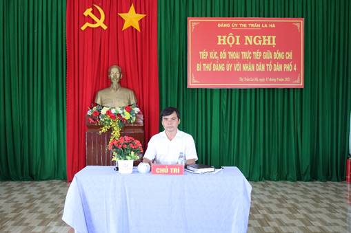 Bí thư Đảng ủy thị trấn La Hà tiếp xúc, đối thoại với Nhân dân ở tổ dân phố 04