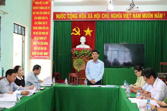 Phó Chủ tịch UBND huyện Tư Nghĩa Trần Thiên Thanh làm việc về công tác phòng chống thiên tai và tìm kiếm cứu nạn năm 2023 ở xã Nghĩa Hòa