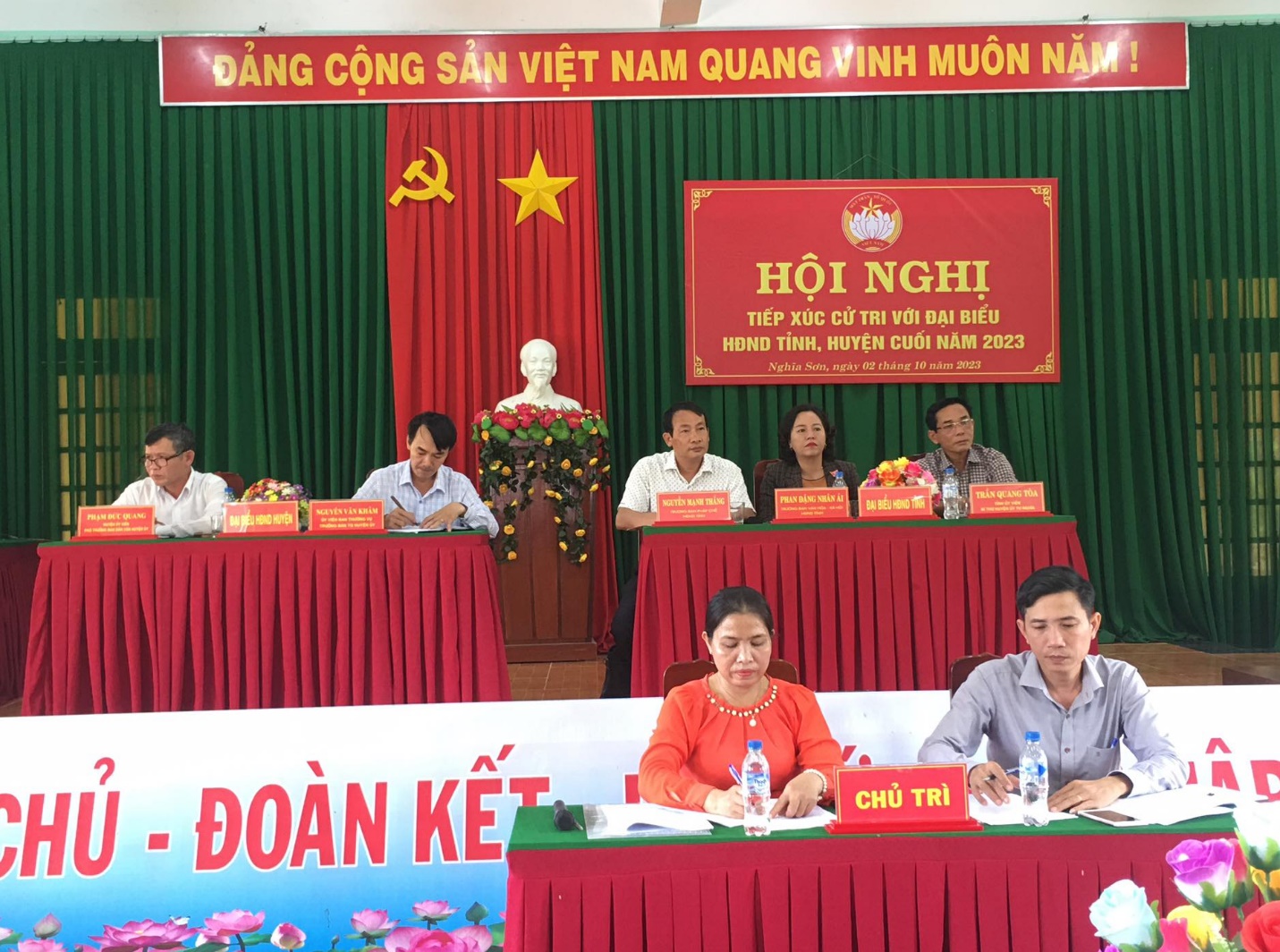Đại biểu HĐND tỉnh và HĐND huyện tiếp xúc cử tri xã Nghĩa Sơn