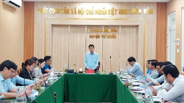 UBND huyện Tư Nghĩa họp bàn triển khai công tác thu gom rác thải trước, trong và sau tết Nguyên đán Giáp Thìn 2024