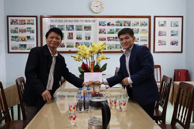 Phó Chủ tịch UBND huyện Tư Nghĩa Đoàn Việt Vân thăm, chúc Tết Trung tâm công tác xã hội tỉnh Quảng Ngãi