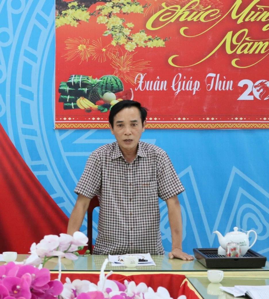 Đồng chí Trần Quang Tòa- Bí thư Huyện ủy Tư Nghĩa kiểm tra công tác tuyển quân tại xã Nghĩa Thắng và Nghĩa Thuận