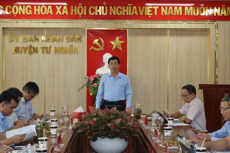 Chủ tịch UBND huyện Tư Nghĩa Nguyễn Đăng Vinh làm việc với Ban Quản lý Dự án Đầu tư và Xây dựng huyện về nhiệm vụ năm 2024