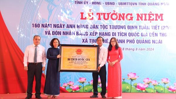 Lễ tưởng niệm 160 năm Ngày Anh hùng Trương Định tuẫn tiết và đón nhận Bằng xếp hạng di tích quốc gia Đền thờ Trương Định