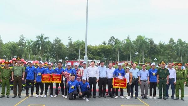 Lãnh đạo tỉnh dự hội thi nghiệp vụ chữa cháy và cứu nạn, cứu hộ