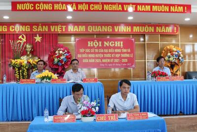 HĐND 2 cấp tỉnh và huyện tiếp xúc cử tri ở thị trấn Sông Vệ, thị trấn La Hà và xã Nghĩa Trung